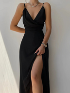 Vestido Alma negro satinado escote cascada – Cloe Paris
